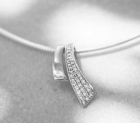 Sell Silver in NYC With Luriya & Expect the Most Cash